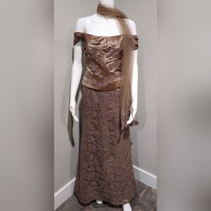 Montage Elegant Cinnamin Embellished Lace Gown Dress